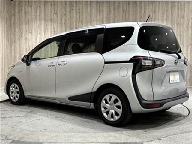 TOYOTA SIENTA HYBRID 2016