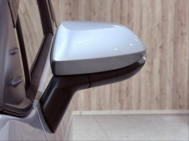 TOYOTA SIENTA HYBRID 2016