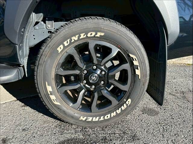 TOYOTA HILUX 2WD 2024