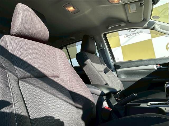 TOYOTA HILUX 2WD 2024