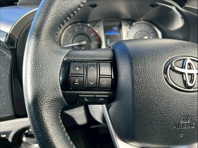 TOYOTA HILUX 2WD 2024