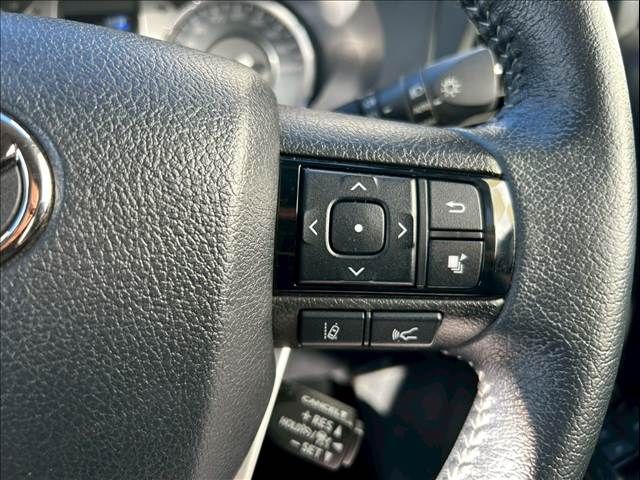 TOYOTA HILUX 2WD 2024