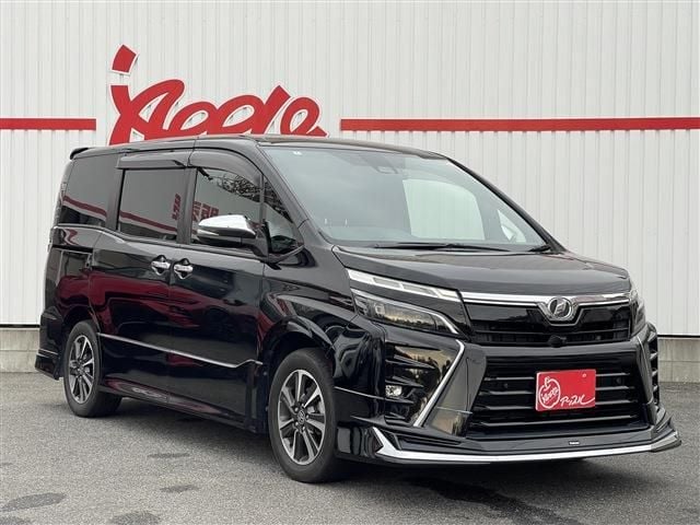 TOYOTA VOXY 2020