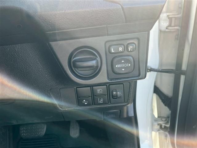 TOYOTA COROLLA FIELDER HYBRID 2018