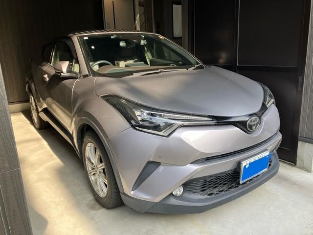TOYOTA C-HR 4WD 2017