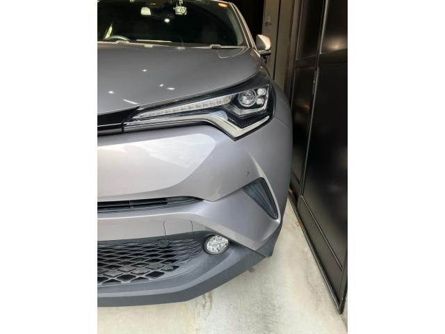 TOYOTA C-HR 4WD 2017