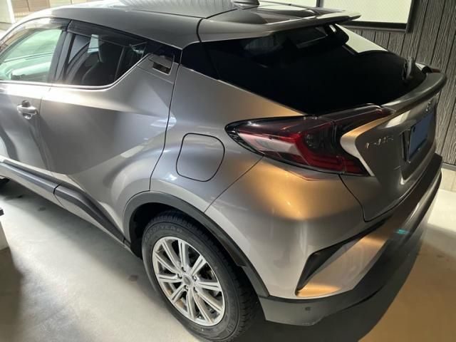 TOYOTA C-HR 4WD 2017