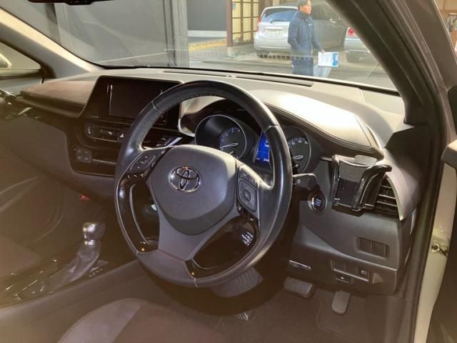 TOYOTA C-HR 4WD 2017