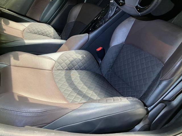 TOYOTA C-HR 4WD 2017