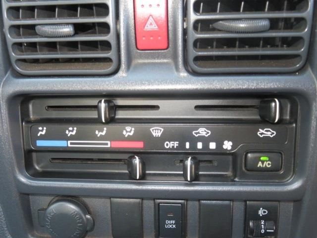 NISSAN NT100 CLIPPER 4WD 2018