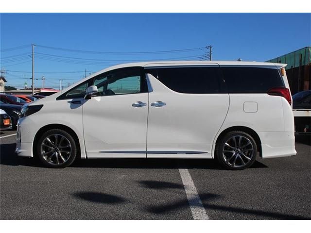 TOYOTA ALPHARD hybrid 4WD 2022