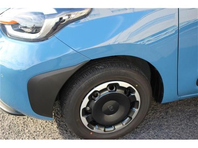 TOYOTA SIENTA HYBRID 2023