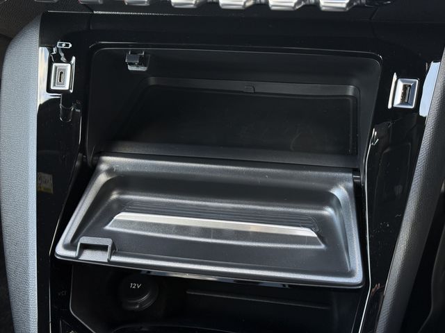 PEUGEOT PEUGEOT e-208 2023