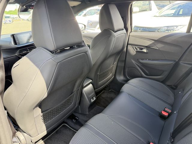 PEUGEOT PEUGEOT e-208 2023