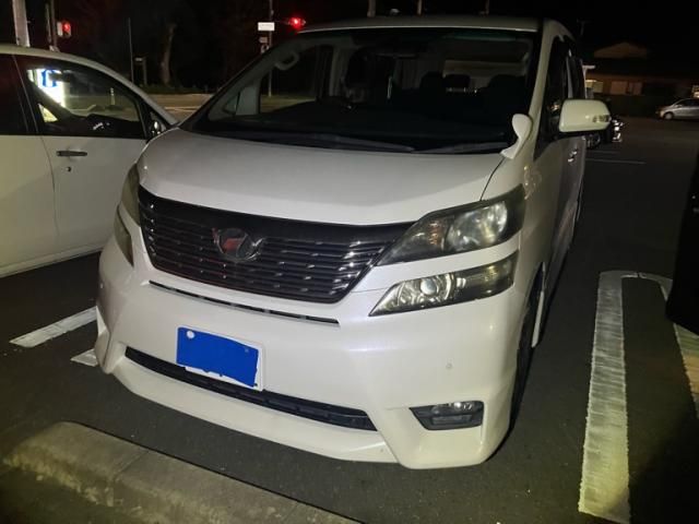 TOYOTA VELLFIRE 2010