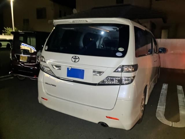 TOYOTA VELLFIRE 2010