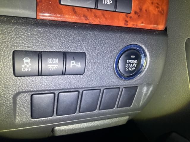 TOYOTA VELLFIRE 2010