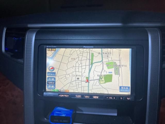 TOYOTA VELLFIRE 2010