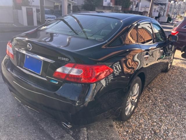 NISSAN FUGA HYBRID 2011