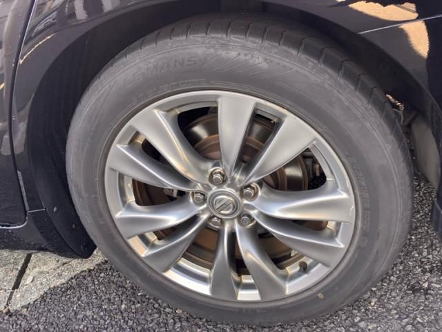 NISSAN FUGA HYBRID 2011