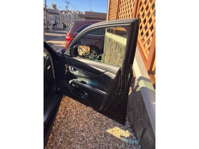 NISSAN FUGA HYBRID 2011