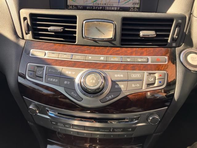 NISSAN FUGA HYBRID 2011