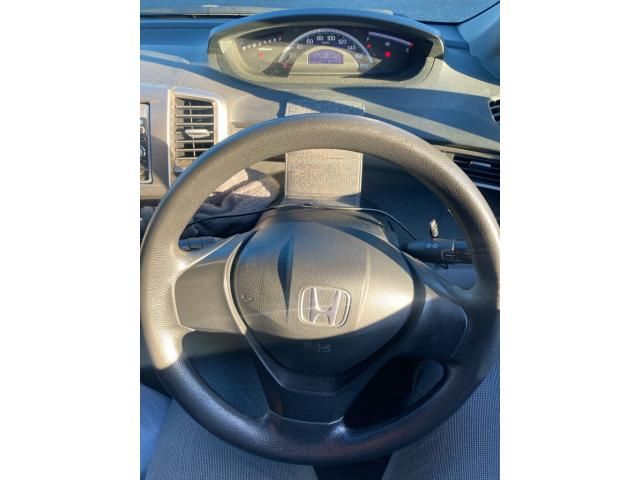 HONDA FREED Spike 2011