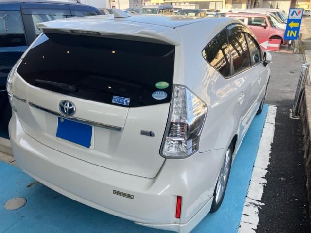 TOYOTA PRIUS Alpha 2013