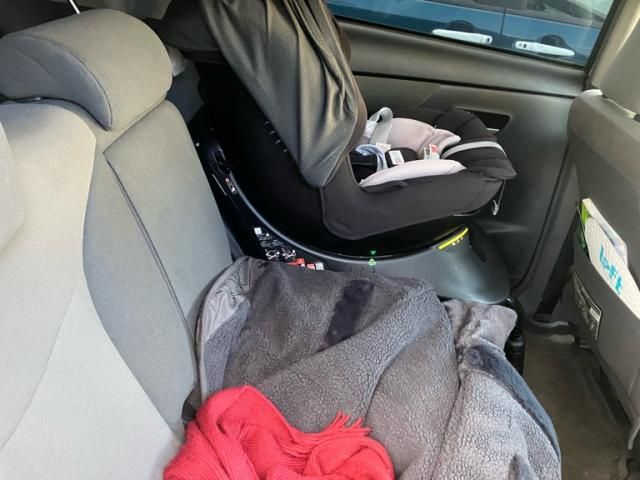 TOYOTA PRIUS Alpha 2013