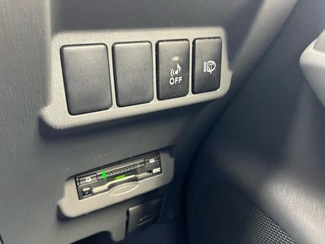 TOYOTA PRIUS Alpha 2013