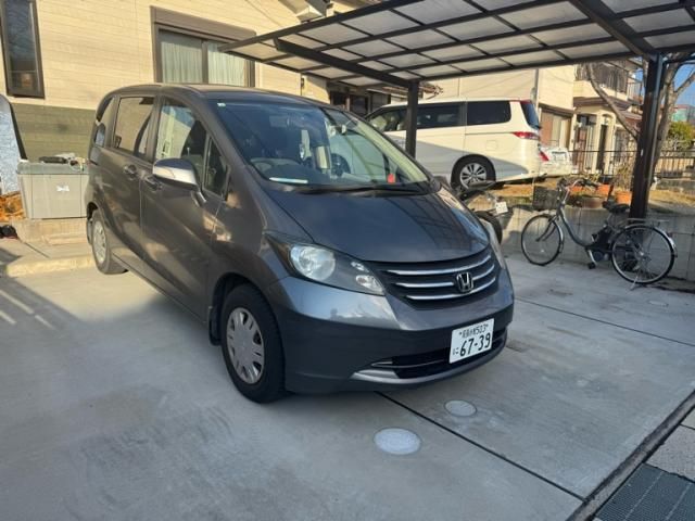 HONDA FREED 2010