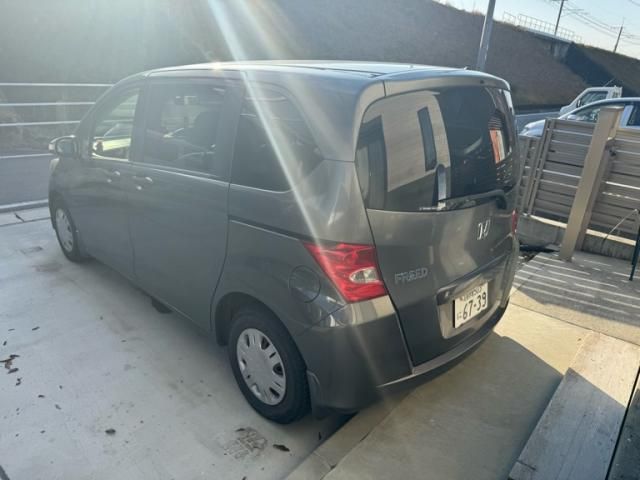 HONDA FREED 2010