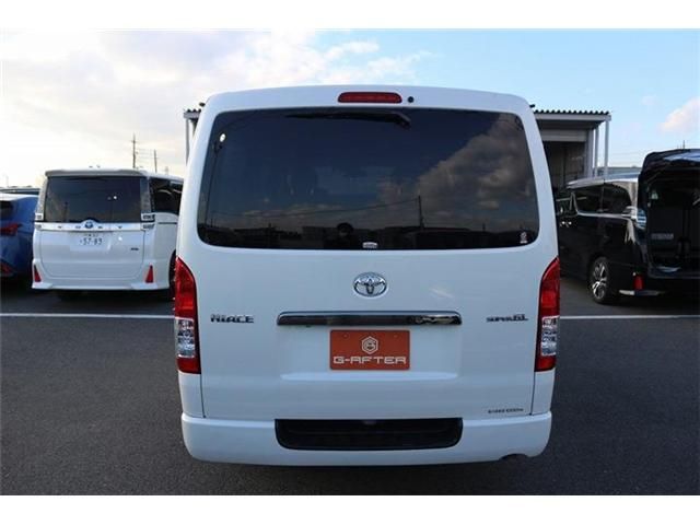 TOYOTA HIACE van 2WD 2018