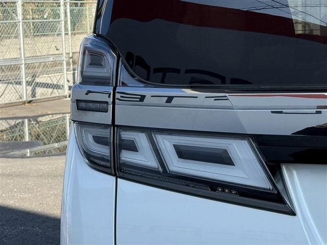 TOYOTA VELLFIRE  HYBRID 4WD 2018