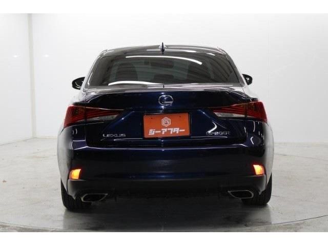 TOYOTA LEXUS IS200t 2017