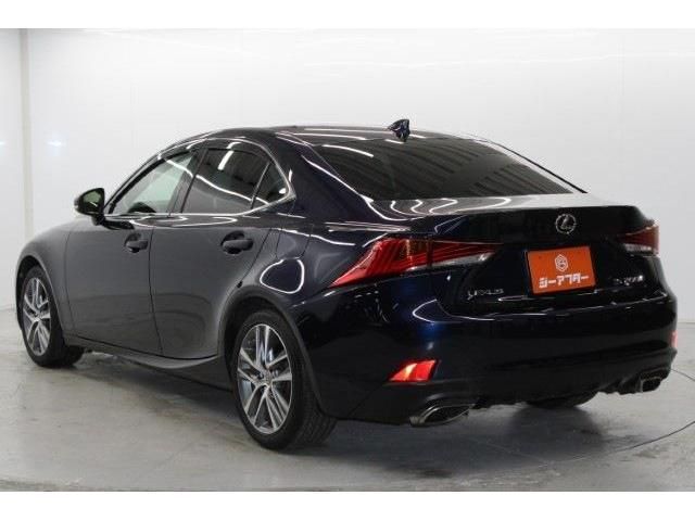 TOYOTA LEXUS IS200t 2017