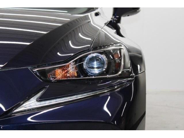 TOYOTA LEXUS IS200t 2017
