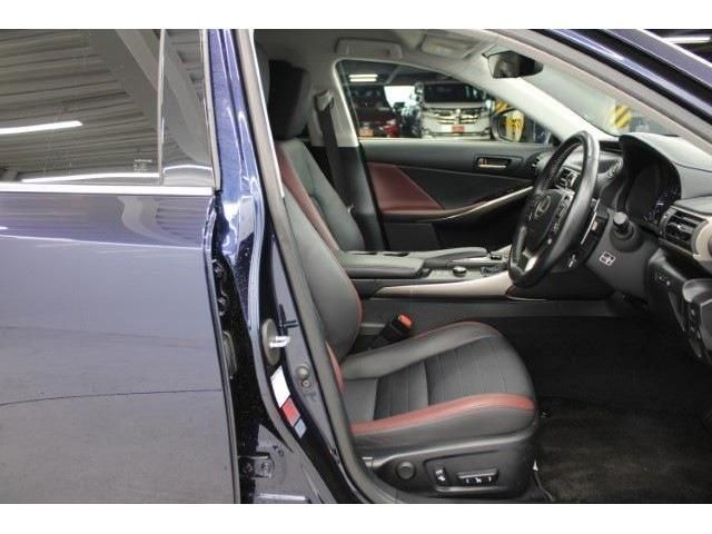 TOYOTA LEXUS IS200t 2017