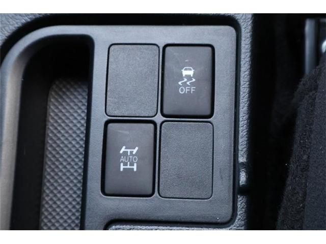 TOYOTA VITZ  4WD 2016