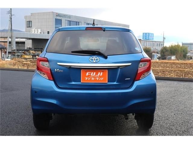 TOYOTA VITZ  4WD 2016