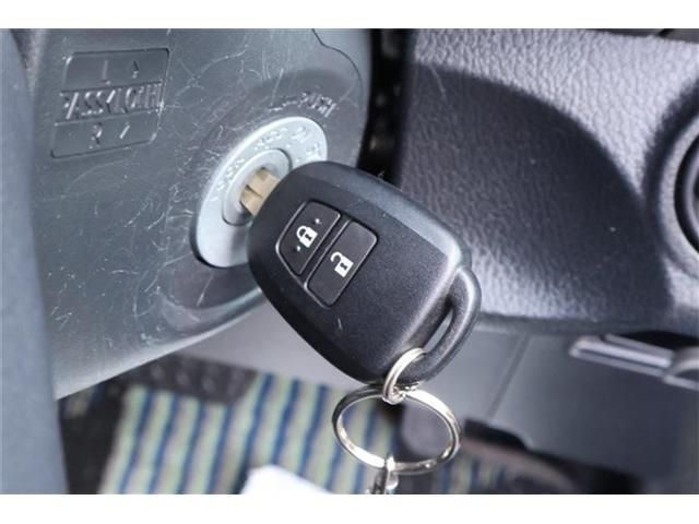 TOYOTA VITZ  4WD 2016