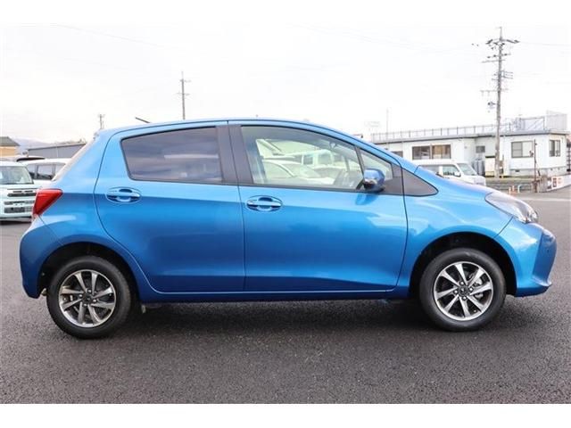 TOYOTA VITZ  4WD 2016