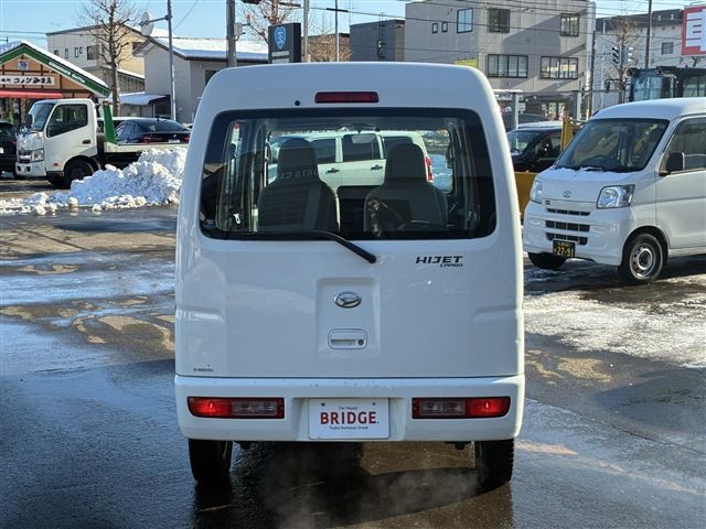 DAIHATSU HIJET CARGO 4WD 2015