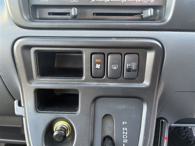 DAIHATSU HIJET CARGO 4WD 2015