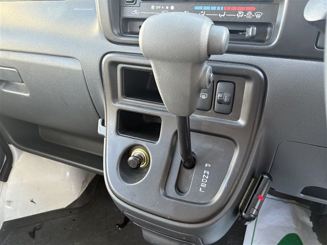 DAIHATSU HIJET CARGO 4WD 2015