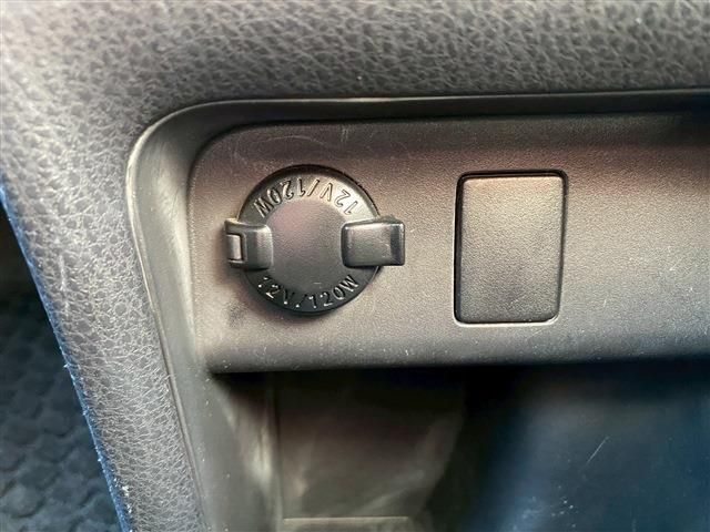 TOYOTA VOXY HYBRID 2014