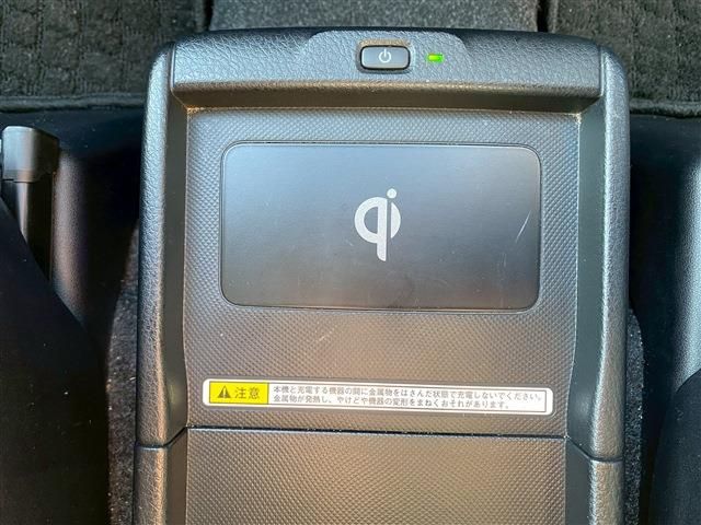 TOYOTA VOXY HYBRID 2014