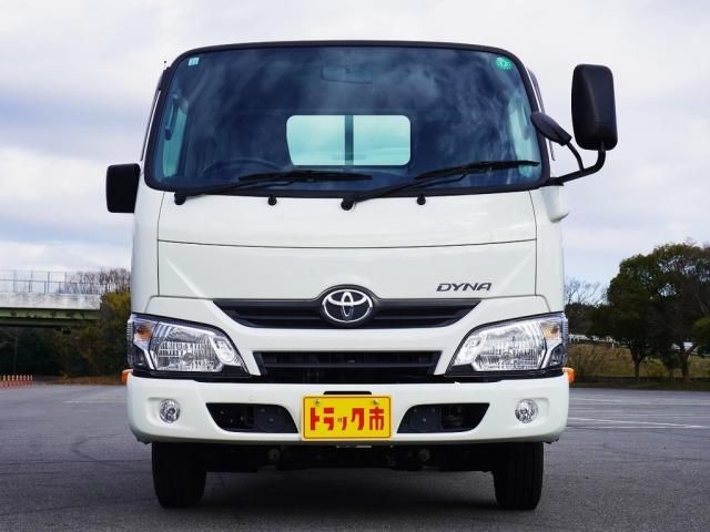 TOYOTA DYNA 2020
