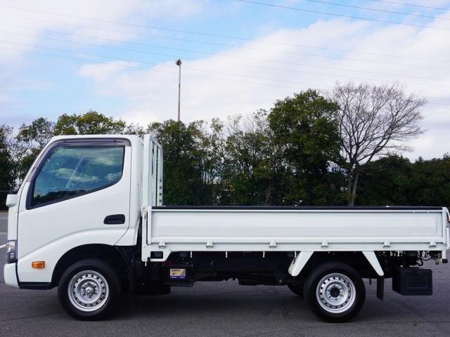 TOYOTA DYNA 2020