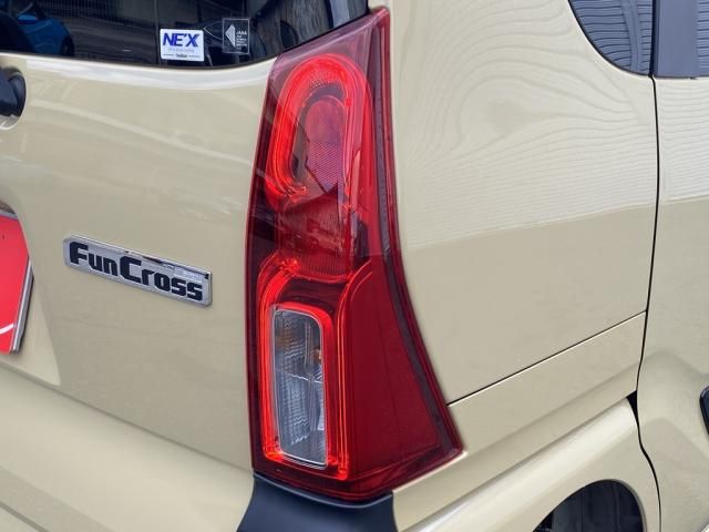 DAIHATSU TANTO FAN CROSS 4WD 2023